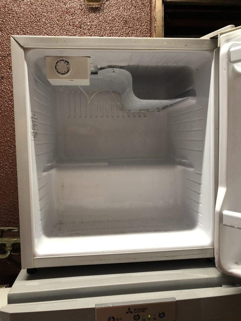 ヤマダ電機冷凍冷蔵庫117L強化ガラス棚省エネ設計 19年製 - 冷蔵庫